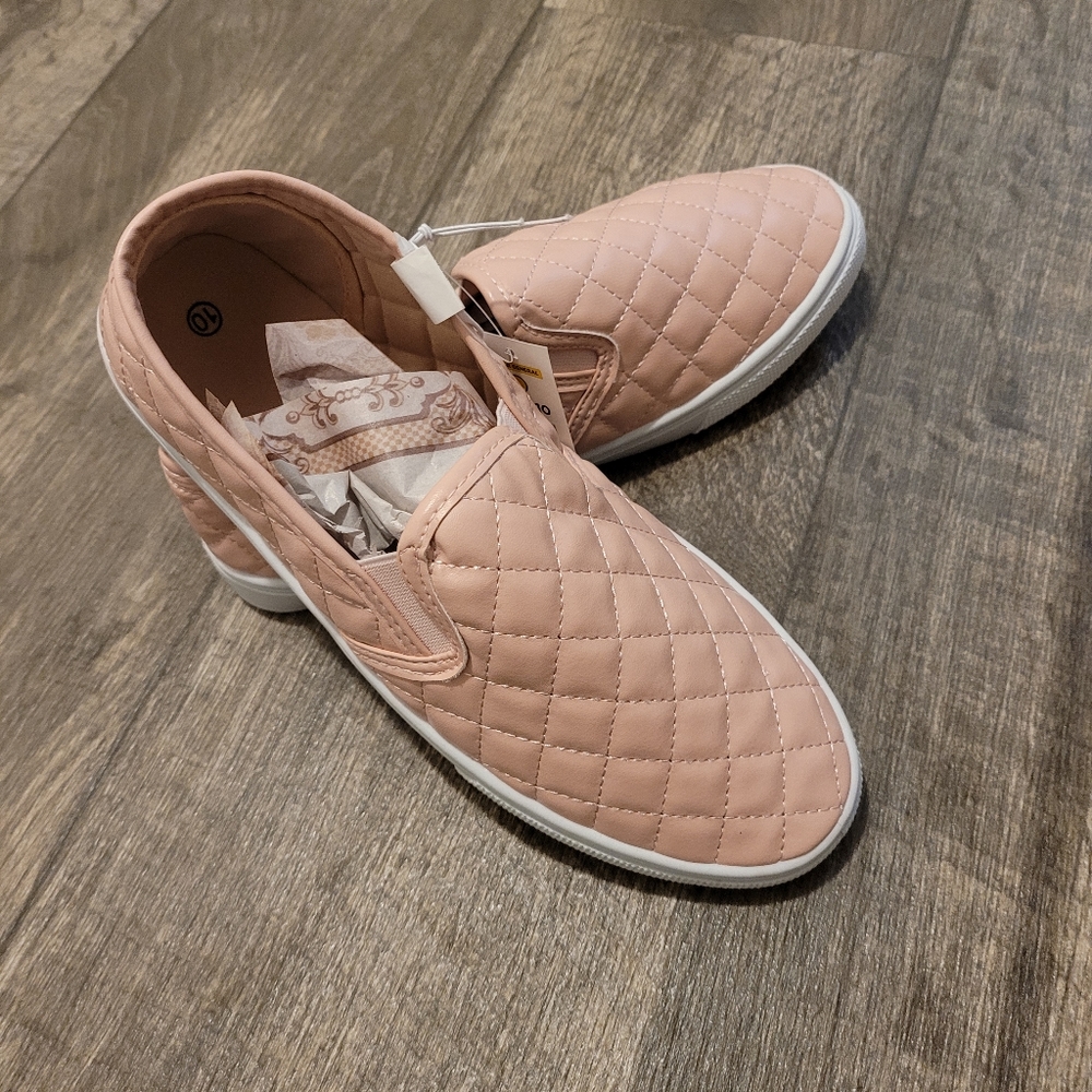 Blush Quilted Shoes sizes 6 7 8 9 10